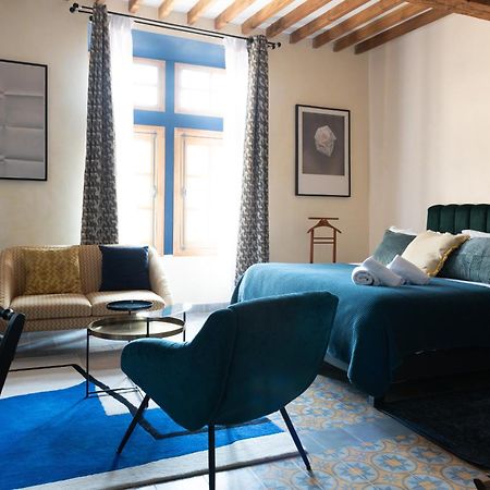 La Maison D'En Bas Des Seigneurs Cucuron Kültér fotó
