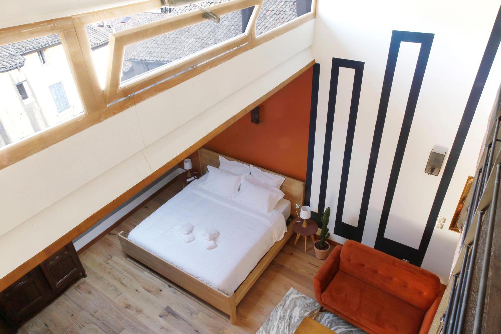 La Maison D'En Bas Des Seigneurs Cucuron Kültér fotó