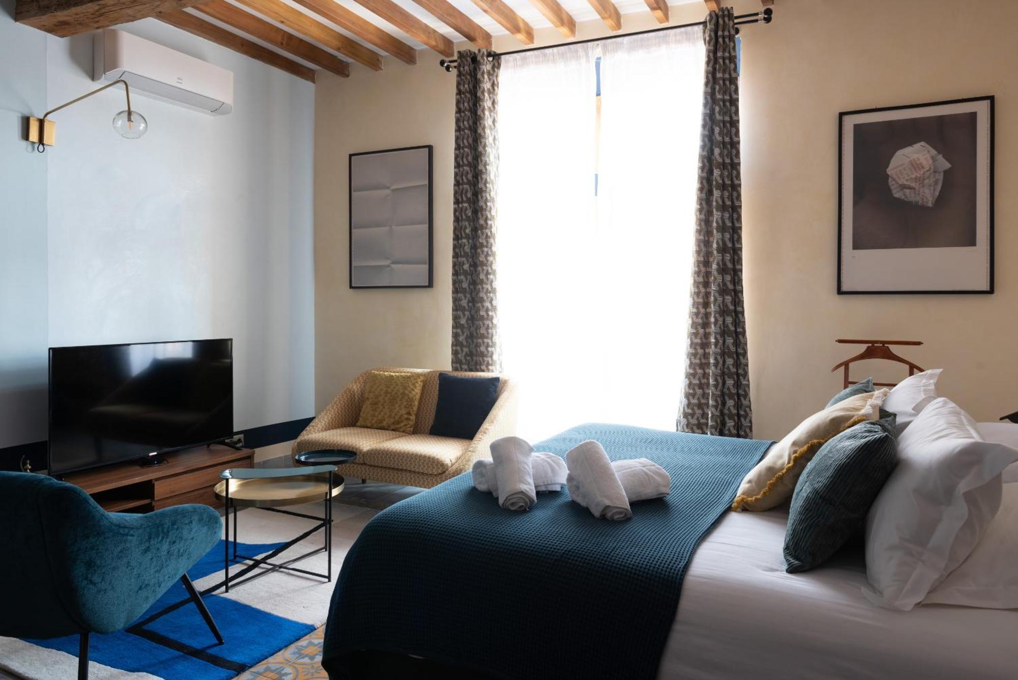 La Maison D'En Bas Des Seigneurs Cucuron Kültér fotó