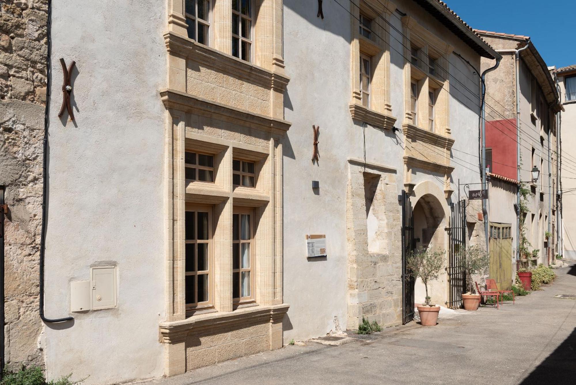 La Maison D'En Bas Des Seigneurs Cucuron Kültér fotó